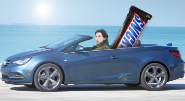 Snickers Super Bowl 2017 Commercial and Snickers Daily Dose 12 Jan